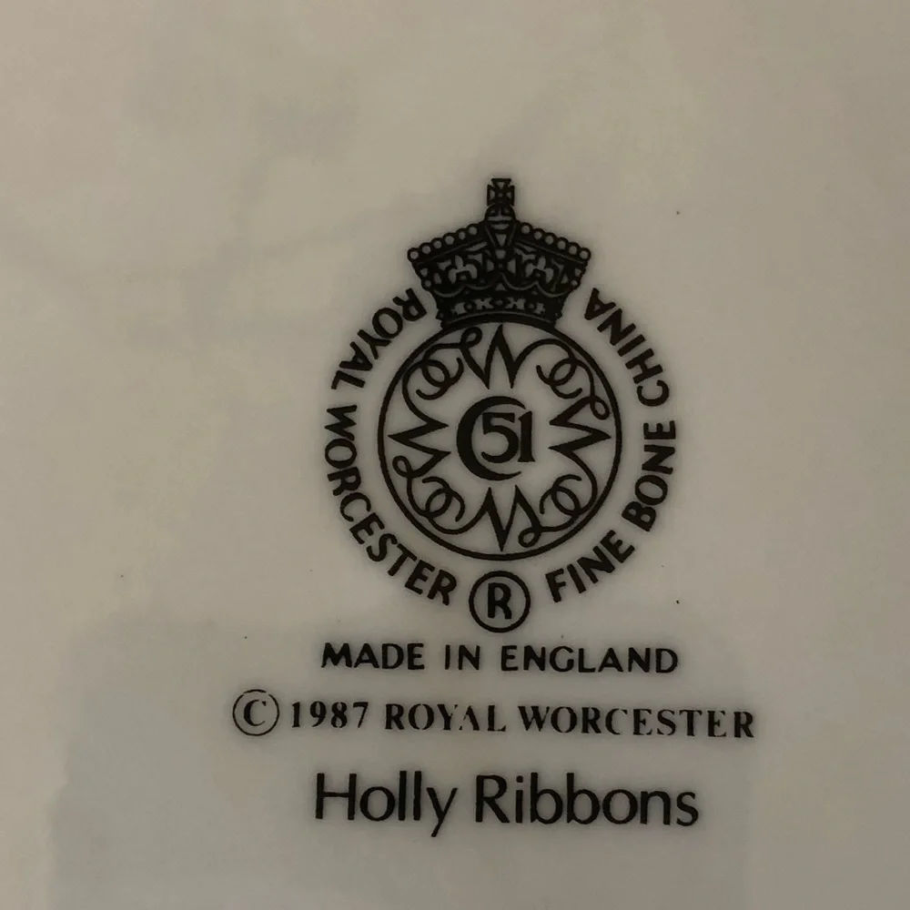 4 Royal Worcester Holly Ribbons 8